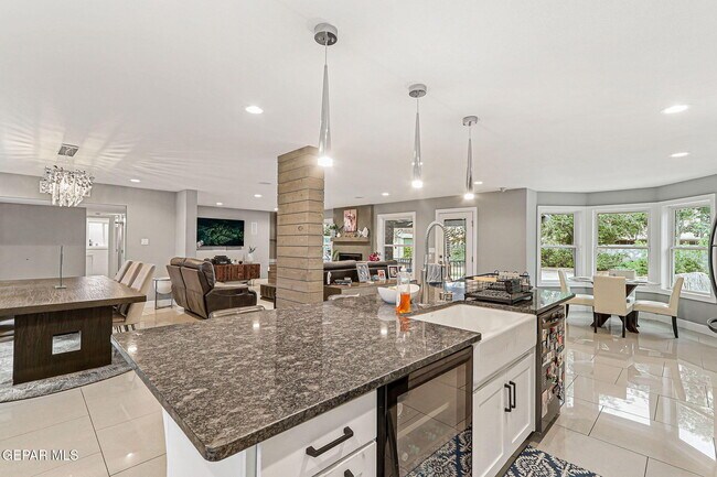 Building Photo - 9904 Monaco Dr