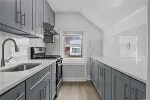 Building Photo - 2502 169th St