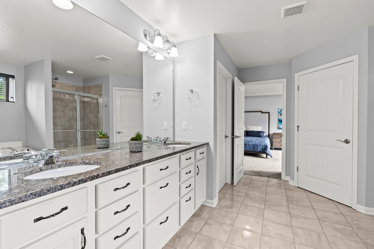 Building Photo - 49645 Hartwick Dr