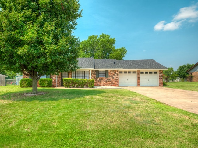 Building Photo - 715 S Pleasant View Dr
