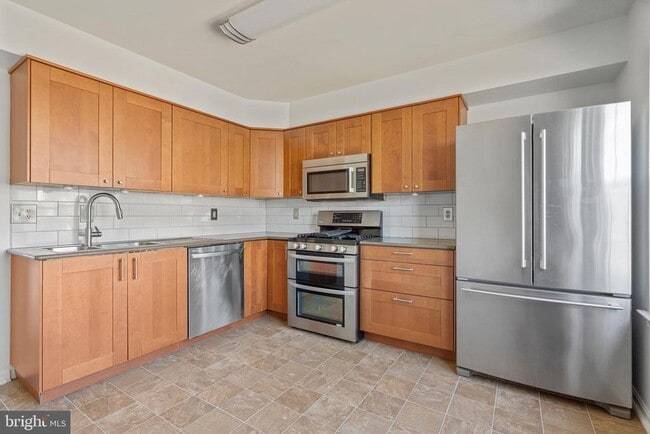 Building Photo - 7813 Flager Cir