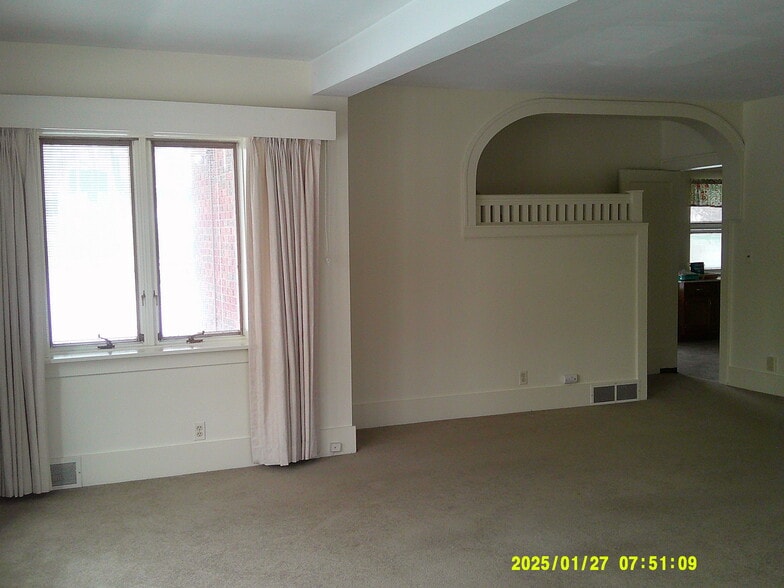 Building Photo - 1401 N Madison St