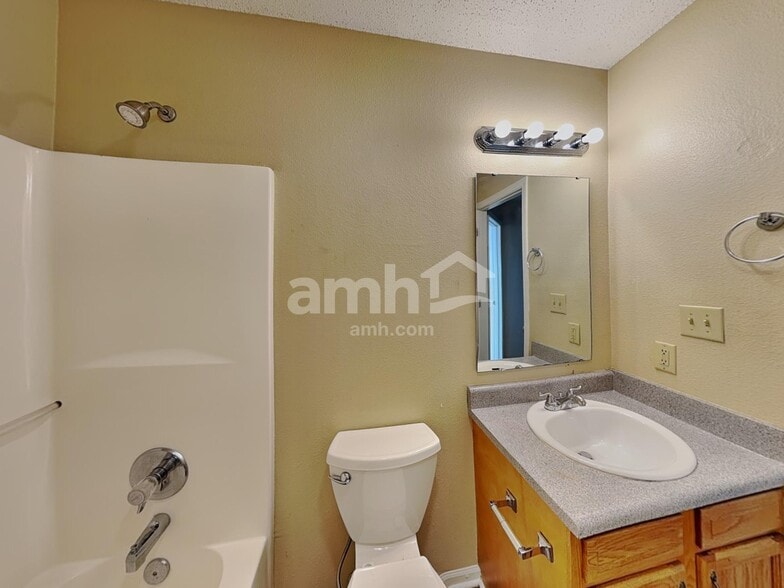 Building Photo - 7703 Vincent Ct