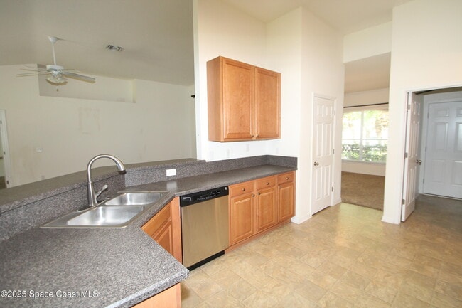 Building Photo - 2295 Botanica Cir