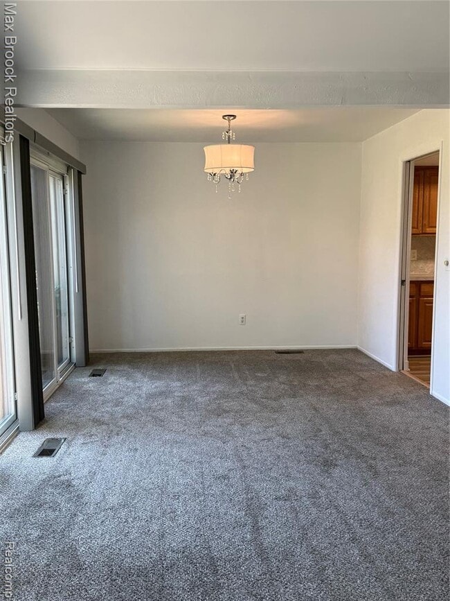 Building Photo - 3028 Moon Lake Dr