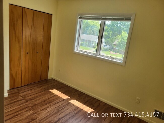 Building Photo - 2863 Marshall St