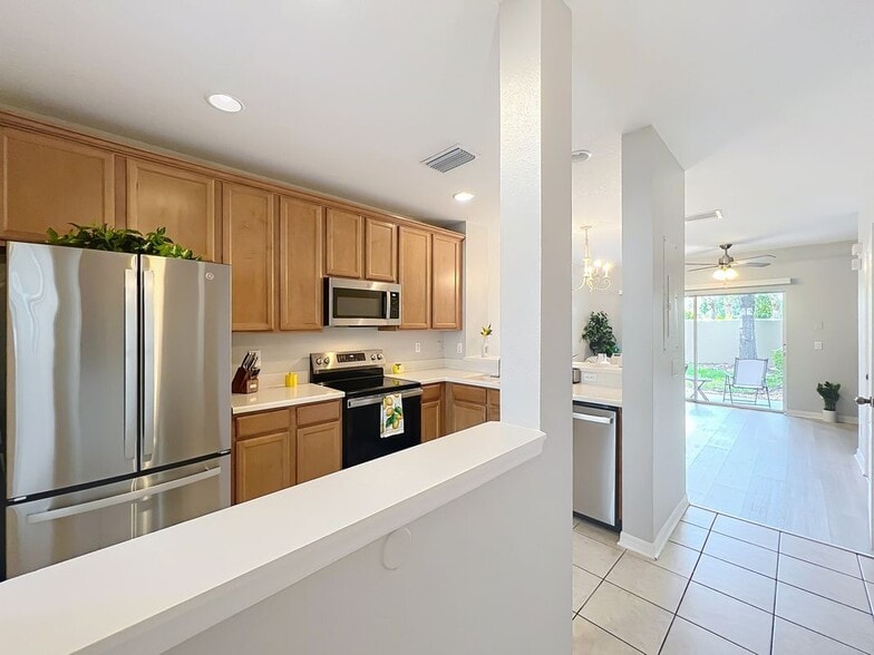 Building Photo - 3309 Wilshire Way Rd