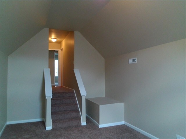 Building Photo - 212 Wildgrove Ct