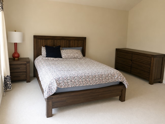 Building Photo - Elegant Bethany Home with Soaring Ceilings, Main-Level Bedroom, Granite Kitchen & Entertainer’s B...