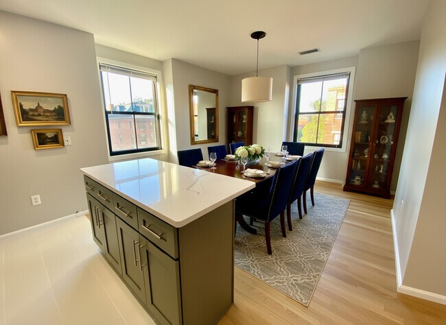 Primary Photo - 151 W Brookline St