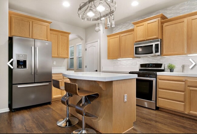 Kitchen - 3334 San Vicente Rd