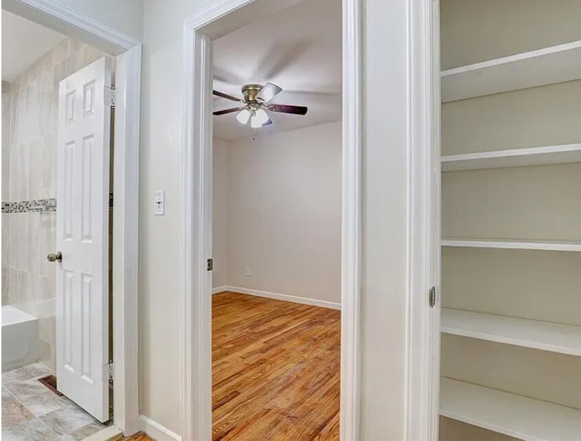 Building Photo - 5517 Willow Ave