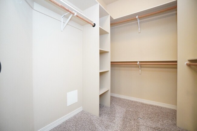 Building Photo - 2319 E Challis St