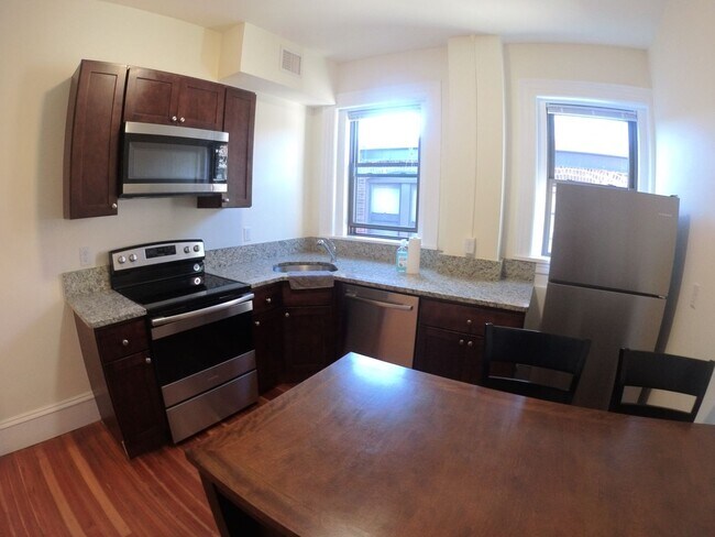 Building Photo - NO FEE!!  CENTRAL AIR!  NICELY RENOVATED BROOKLINE 2 BED AVAIL 9/1