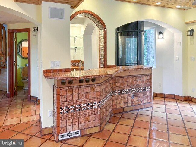 Building Photo - Potomac View