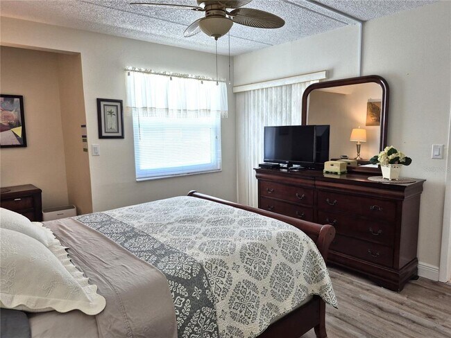 Building Photo - 107 Windward Pl
