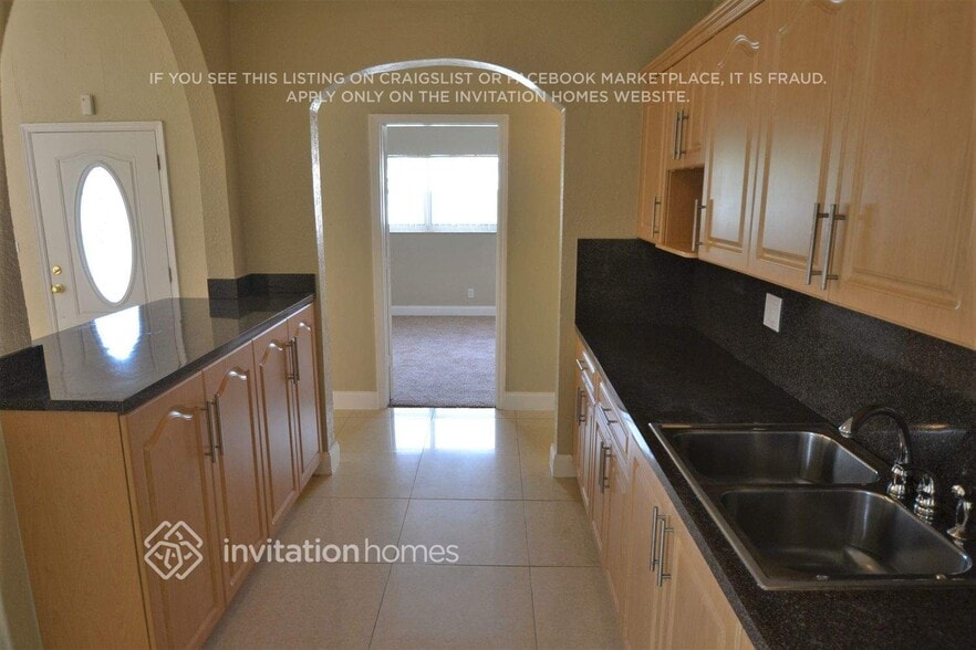 Building Photo - 8480 SW 33rd Terrace