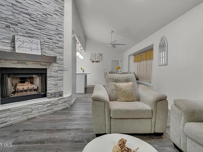 Building Photo - 5733 Saplinas Rd