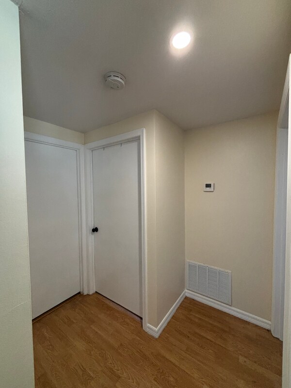 Building Photo - 2268 Abscott St