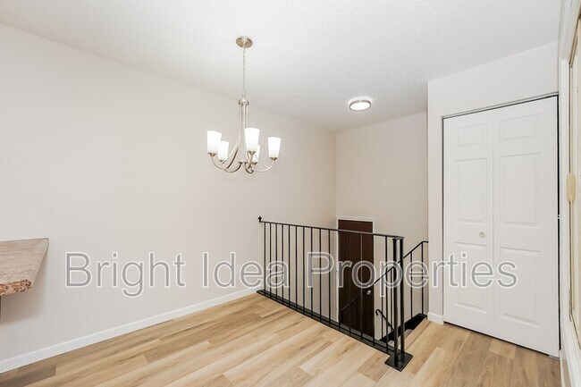 Building Photo - 373 Elan Ct