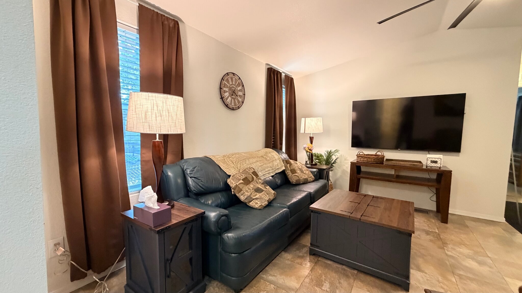 Building Photo - 1001 E Owens