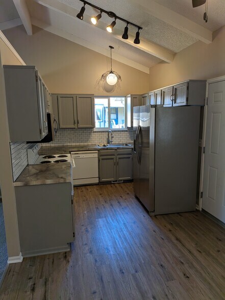 Building Photo - 1608 23rd Ave