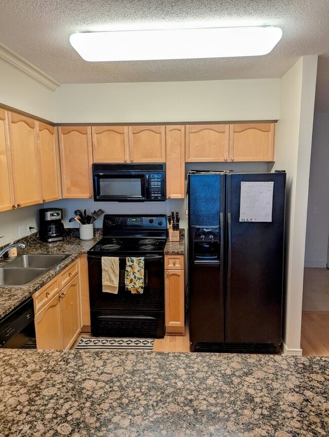 Building Photo - 512 N McClurg Ct