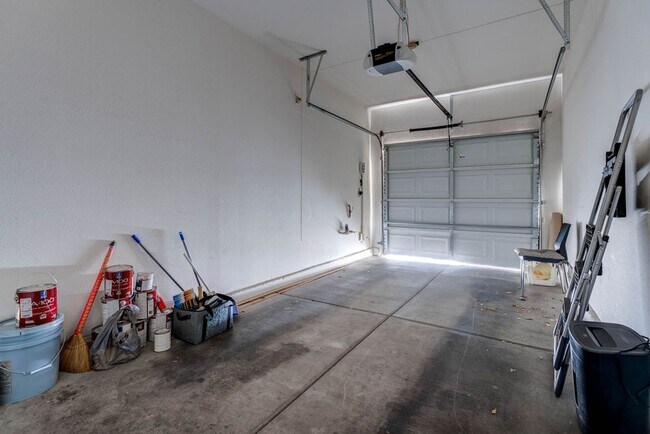 Building Photo - 9936 Elkhead Creek Way