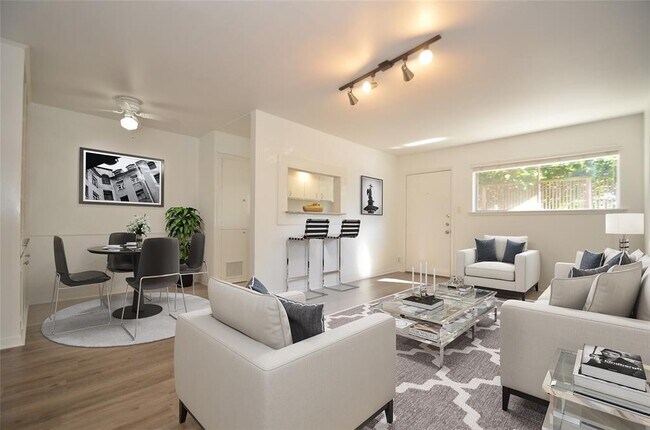 Primary Photo - 427 W 17th St