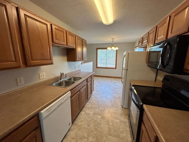 Building Photo - 7354 Mercy Ln