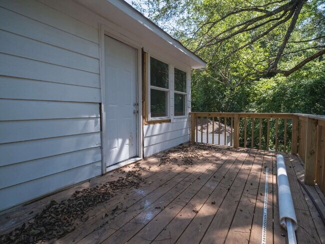 Building Photo - "Charming 3-Bedroom Home in Cramerton - Spacious 1217 Sq Ft with 2 Full Baths!"