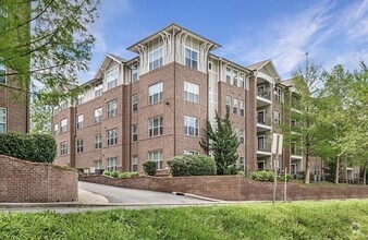 Building Photo - 2 Bed, 2 Bath Condo Close to Music Row, Va...