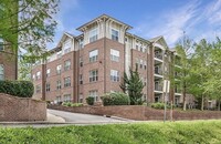 Building Photo - 2 Bed, 2 Bath Condo Close to Music Row, Va...