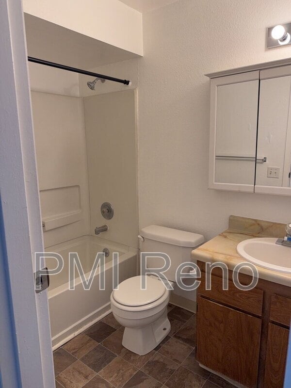 Building Photo - 1424 E 9th St