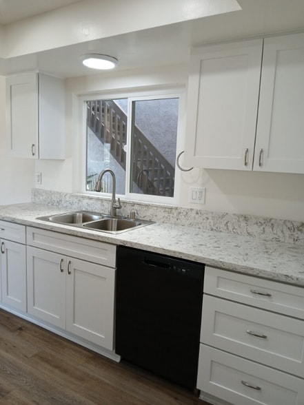 Building Photo - 809 Amigos Way