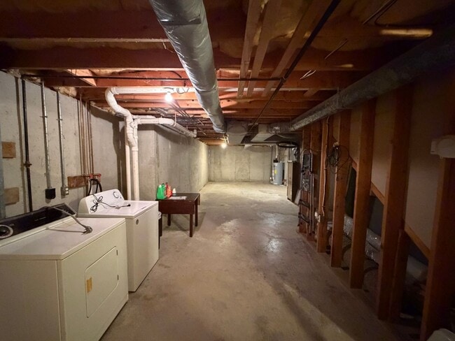 Building Photo - 40 Danforth Ct
