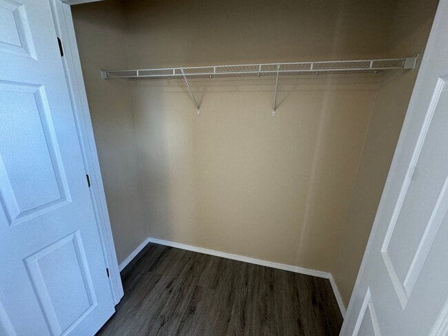 Building Photo - Updated 3 bedroom second floor Apartment a...