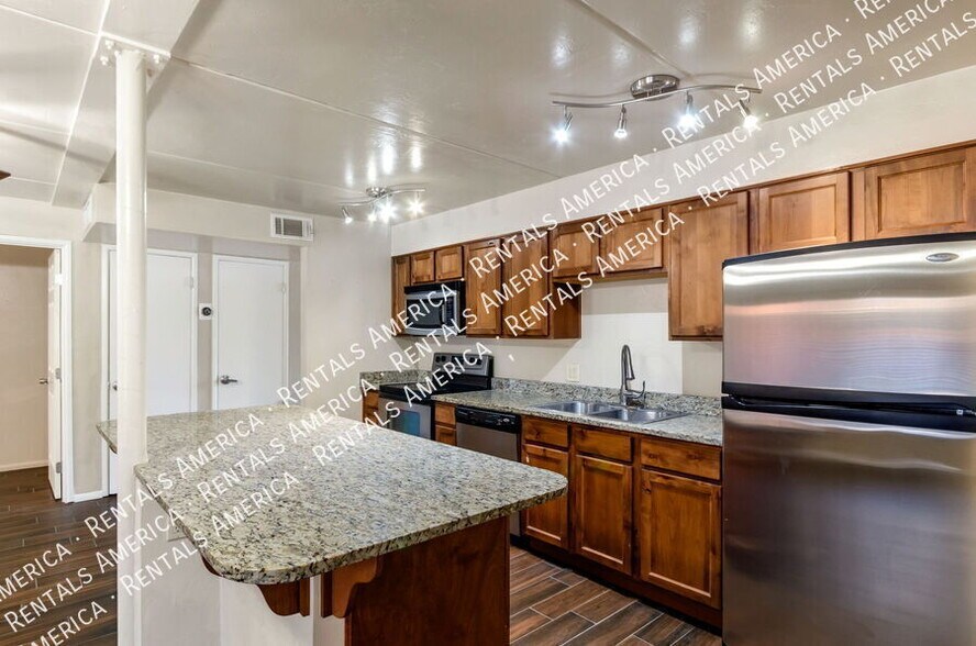 Building Photo - 55 N Cherry Ave