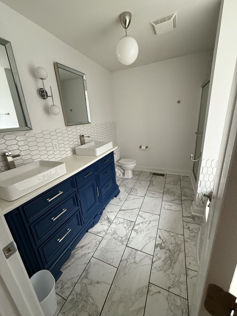 Building Photo - 543 Becks Church Rd