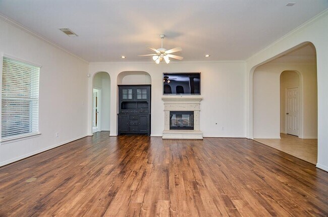 Building Photo - 7706 Bayou Green Ln