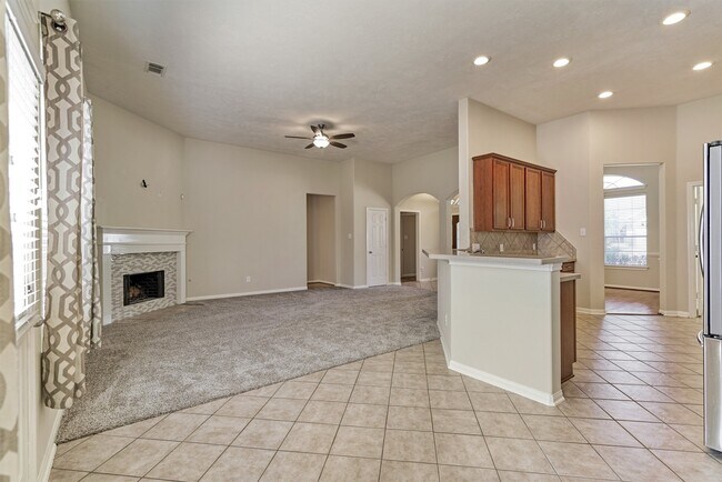 Building Photo - 126 S Regan Mead Cir