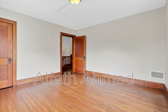 Building Photo - 294 Wyandotte Ave