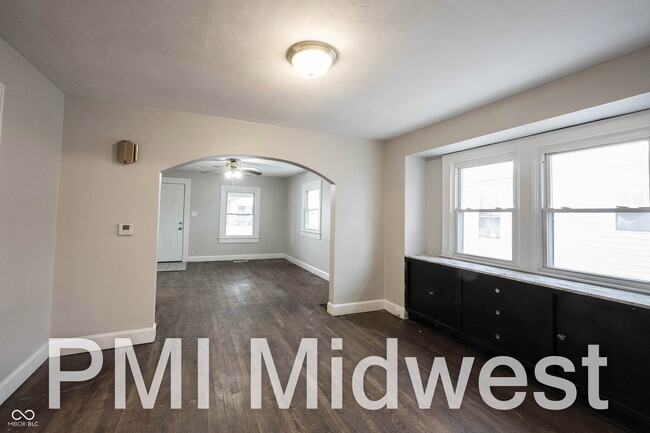 Building Photo - 2905 E 17th St