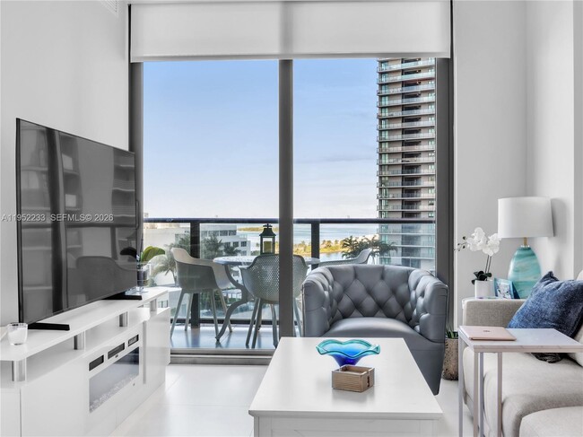 Building Photo - 501 NE 31st St