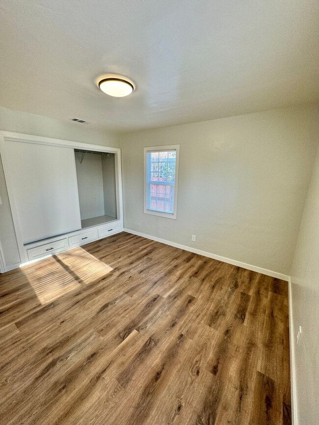 Building Photo - Remodeled 3BD/1BA Single-Family Home – Mov...