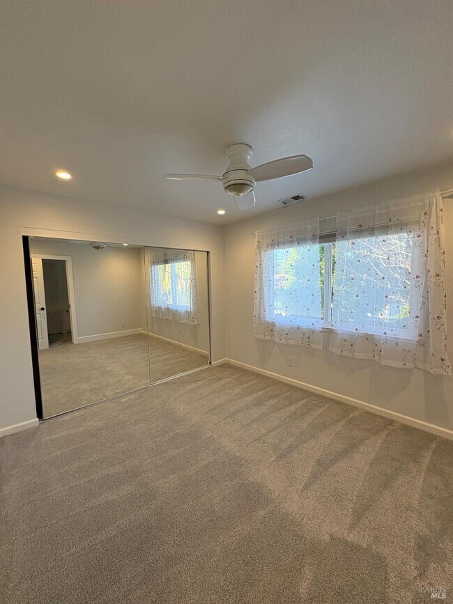 Building Photo - 5705 Davis Cir