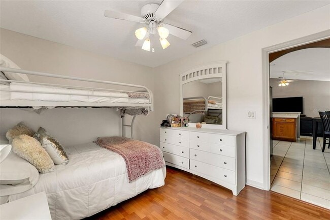 Building Photo - 273 Englenook Dr