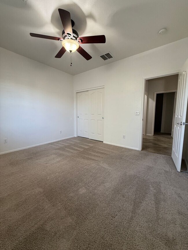 Building Photo - Beautiful 3 Bedroom + Office/Den In Highlands Ranch, Chino Valley
