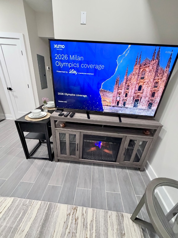 Building Photo - 824 18th St NE