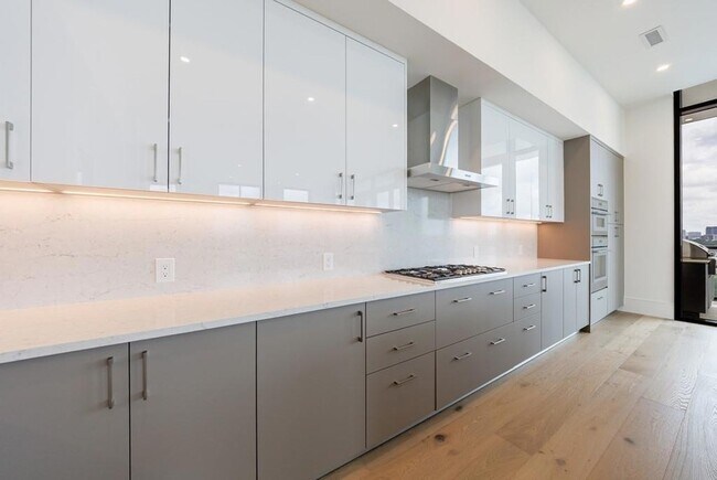 Building Photo - 2425 Peachtree Rd